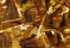 Des visages inconnus regardent